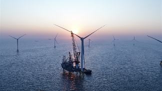 20兆瓦海上风电机组成功吊装,刷新全球最大容量与叶轮直径纪录(图4) 20兆瓦海上风电机组成功吊装,刷新全球最大容量与叶轮直径纪录(图4)