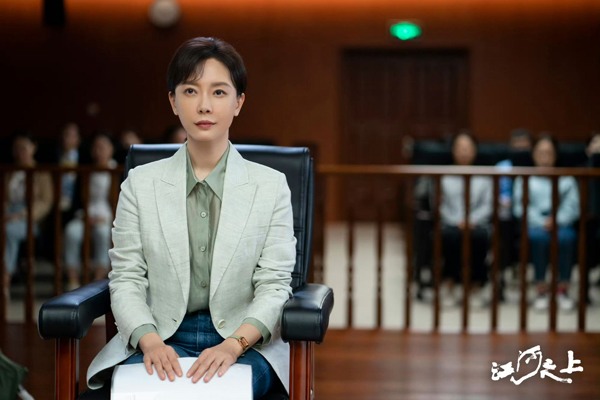 陈数《江河之上》演绎反差魅力，专业学者与勇敢侠气的完美融合(图5)