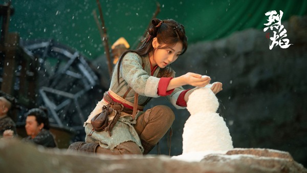 邢菲主演《烈焰》开播,少女白菜逆境成长引期待(图3) 邢菲主演《烈焰》开播,少女白菜逆境成长引期待(图3)