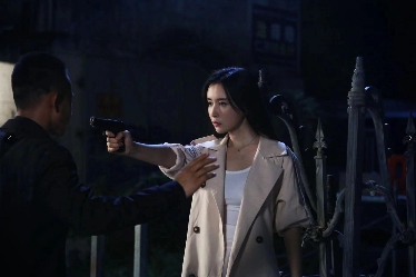 绝命海岛5月8日上线爱奇艺 变异人危机下的惊悚求生之旅(图6)