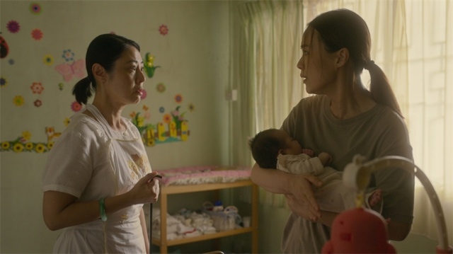 新加坡惊悚片《陪月疑云》上线,新手妈妈与陪月嫂的恐怖秘密(图4) 新加坡惊悚片《陪月疑云》上线,新手妈妈与陪月嫂的恐怖秘密(图4)