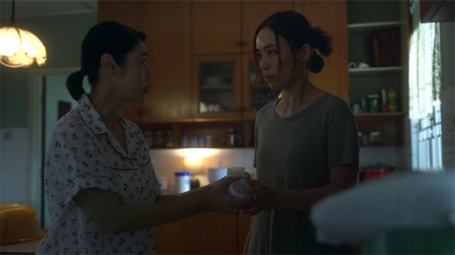 新加坡惊悚片《陪月疑云》上线,新手妈妈与陪月嫂的恐怖秘密(图3) 新加坡惊悚片《陪月疑云》上线,新手妈妈与陪月嫂的恐怖秘密(图3)