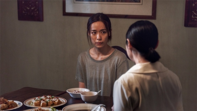 新加坡惊悚片《陪月疑云》上线,新手妈妈与陪月嫂的恐怖秘密(图6) 新加坡惊悚片《陪月疑云》上线,新手妈妈与陪月嫂的恐怖秘密(图6)