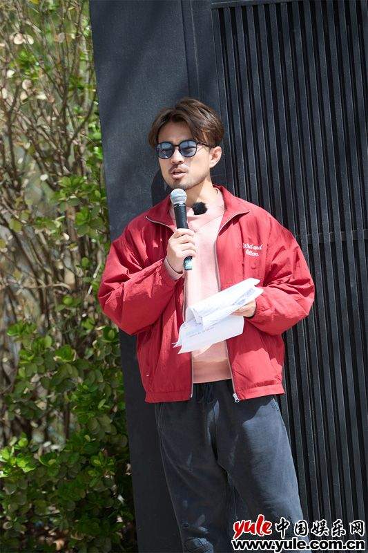 林家川《灿烂的花园》暖心收官 联欢会幽默主持备受称赞(图3)