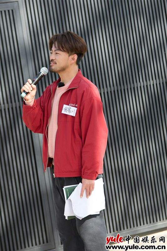 林家川《灿烂的花园》暖心收官 联欢会幽默主持备受称赞(图5)