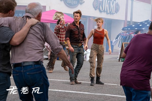 2024灾难大片《龙卷风》：科学之光与自然的抗争(图3)