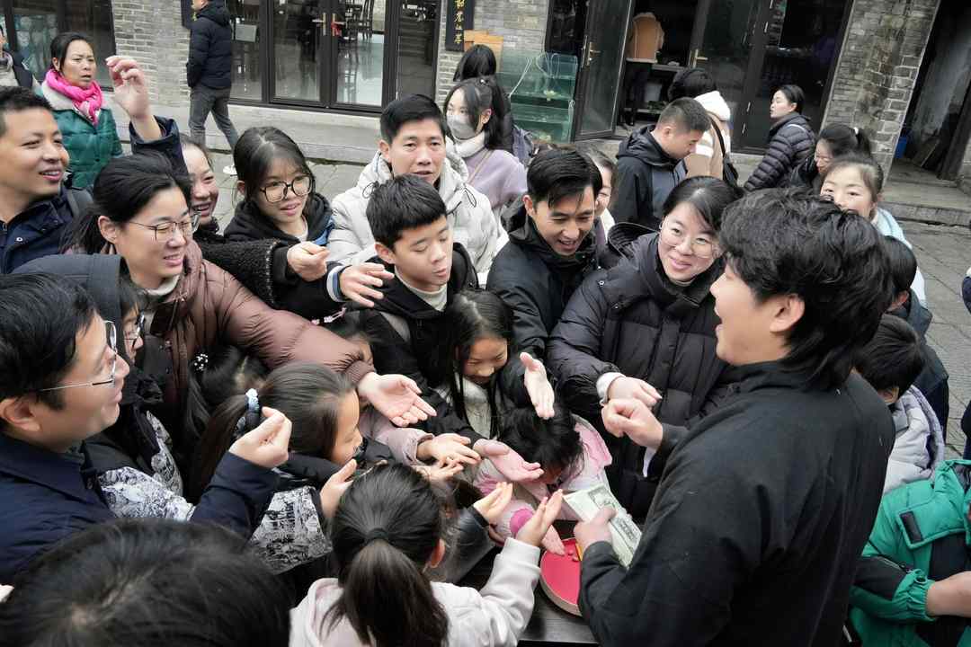 靖港古镇元旦变身潮玩乐园，非遗与光影共舞(图10)