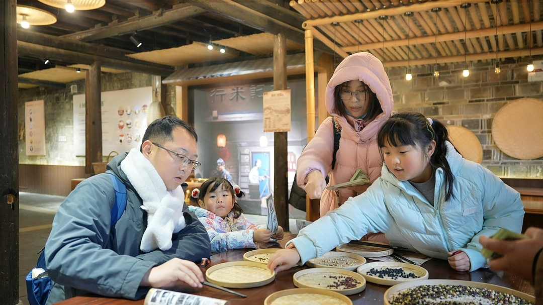 靖港古镇元旦变身潮玩乐园，非遗与光影共舞(图12)