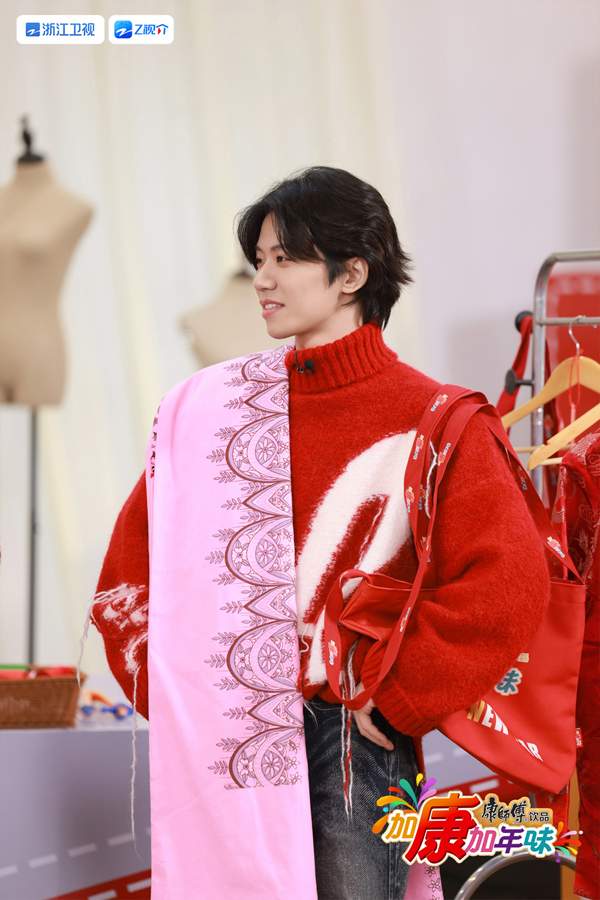 春节返乡服时尚改造挑战，明星综艺碰撞年味创意(图7)