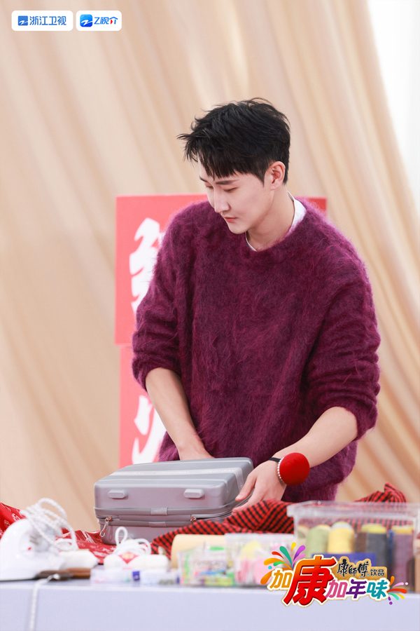 春节返乡服时尚改造挑战，明星综艺碰撞年味创意(图8)