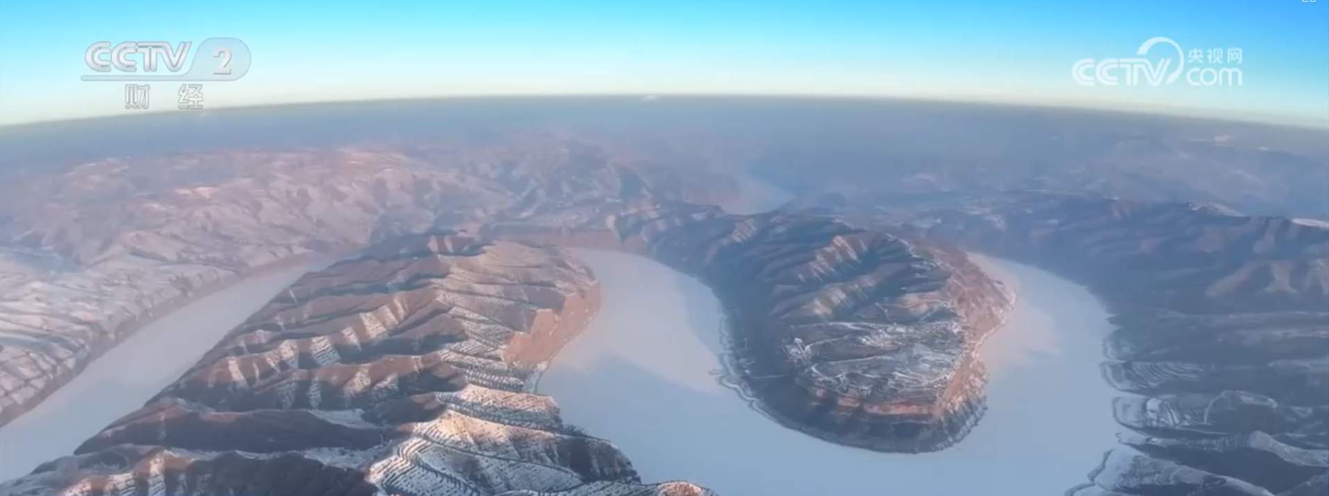 冬日三地奇景：峡谷雪韵 雾凇冰挂 花海绽放(图1)