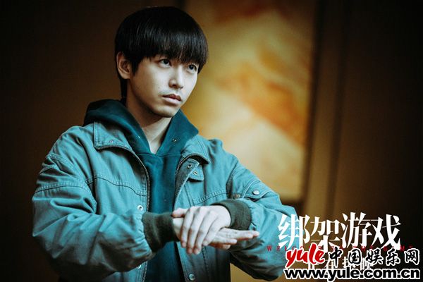 《绑架游戏》曝“试探”片段 姚橹突袭彭昱 《绑架游戏》曝“试探”片段 姚橹突袭彭昱