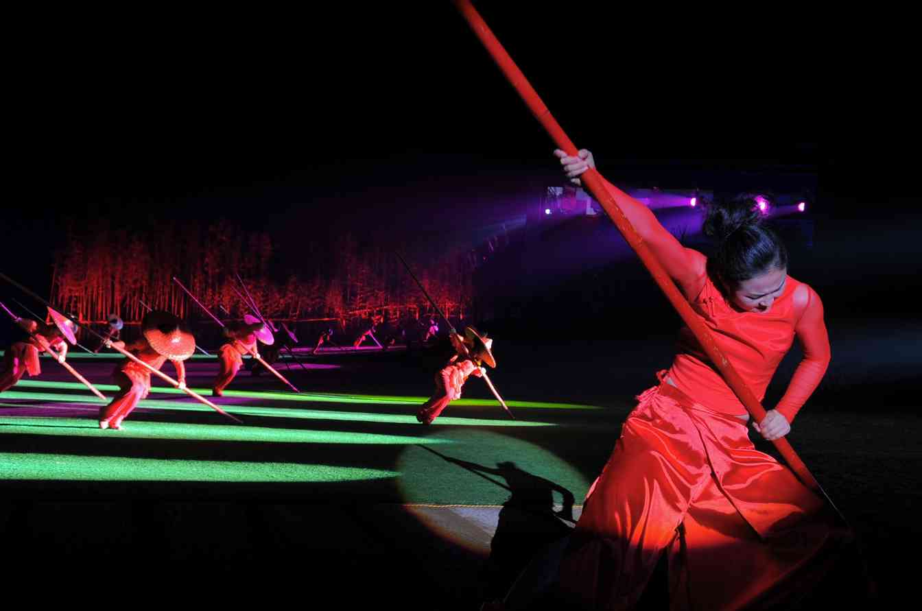 武夷山夜游竟靠一场演出逆袭，背后藏着张艺