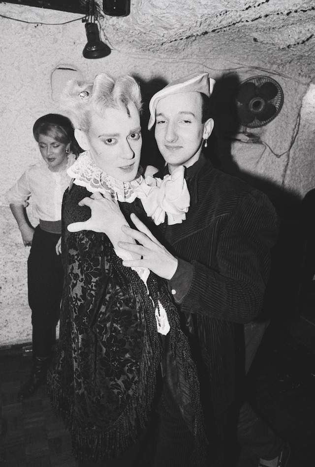 一顶帽子如何成为文化密码，揭秘时尚大师的创作内幕(图3)