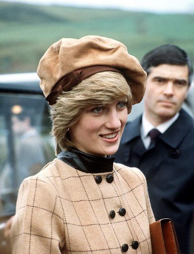 一顶帽子如何成为文化密码，揭秘时尚大师的创作内幕(图7)