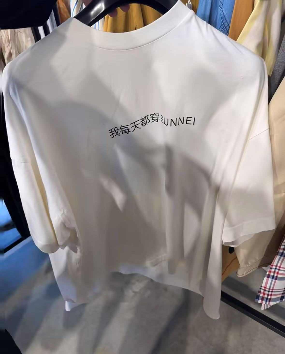 米兰时装周上演人机共舞，设计师竟被警察当场“逮捕”(图38)