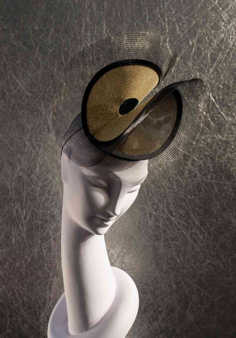 一顶帽子如何成为文化密码，揭秘时尚大师的创作内幕(图15)