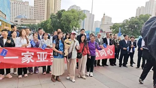 亚美专列兰州温情抵达，万里相逢共织丝路新旅程(图3)