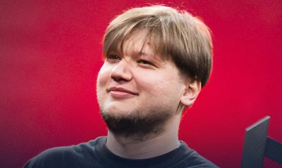 明星选手恢复高强度训练备战新赛季，直播展