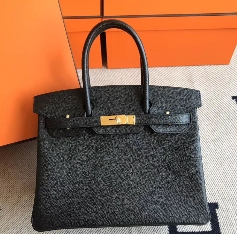 明星同款奢侈品包值得入手吗?回收行情与保 明星同款奢侈品包值得入手吗?回收行情与保