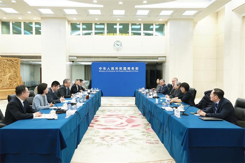 商务部长会见芯片巨头CEO，共商在华业务发展与市场合作前景(图1)